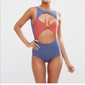 Boys and Arrows one-piece size small